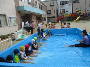 ★★年長組　初めてのプール活動★★