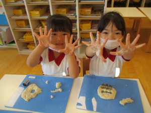 小麦粉粘土で遊んだよ♪　☆年少組☆