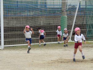 縄手中学校までお散歩に行ったよ☆年中組