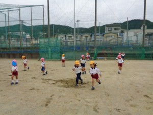 縄手中学校までお散歩に行ったよ☆年中組