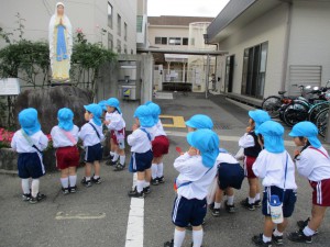 大池公園にお散歩にいったよ♪年少組