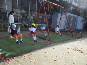 大池公園にお散歩にいったよ♪年少組