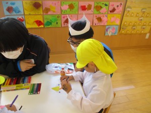 繩手中学校との交流会　年少組