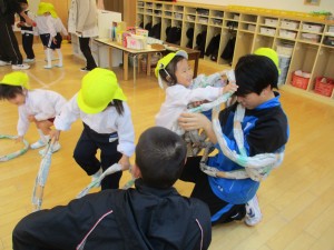 繩手中学校との交流会　最終日でした　年少組