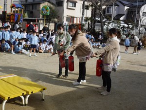 消防車が幼稚園にきたよ