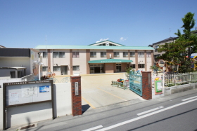 園舎(正面入り口から)